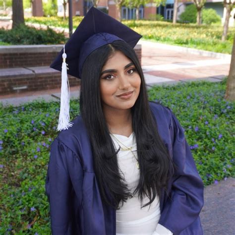 Khadeeja Shareef (@shareefkhadeeja) • Instagram photos and .